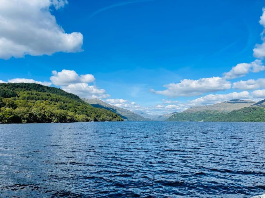 Cheerful Stays: 4 Bedroom Cottage In Arrochar Luaran gambar