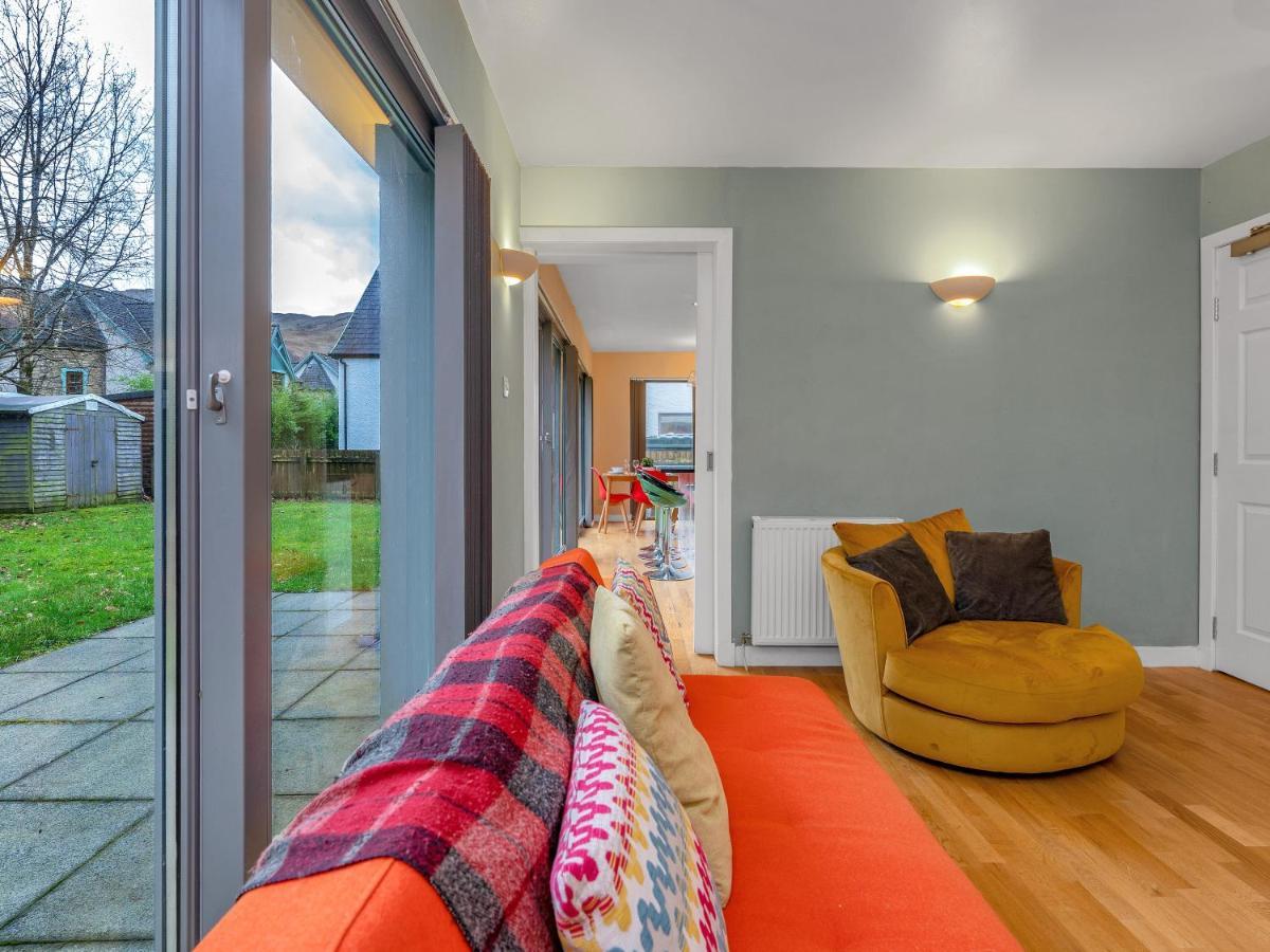 Cheerful Stays: 4 Bedroom Cottage In Arrochar Luaran gambar