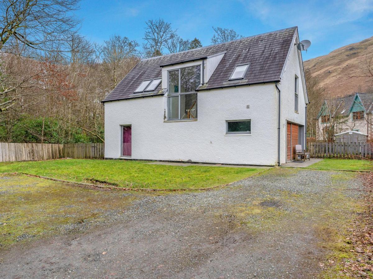 Cheerful Stays: 4 Bedroom Cottage In Arrochar Luaran gambar