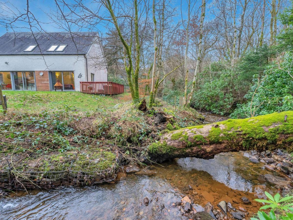 Cheerful Stays: 4 Bedroom Cottage In Arrochar Luaran gambar