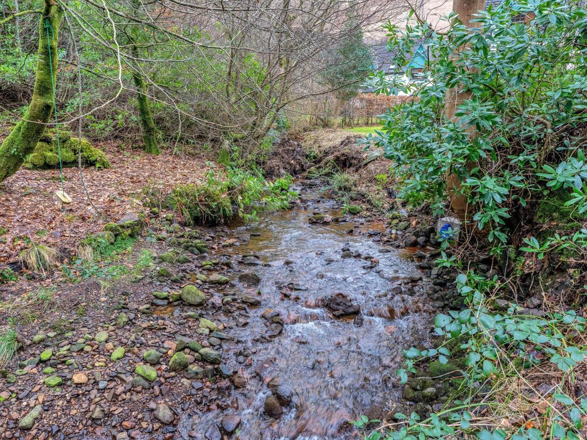 Cheerful Stays: 4 Bedroom Cottage In Arrochar Luaran gambar